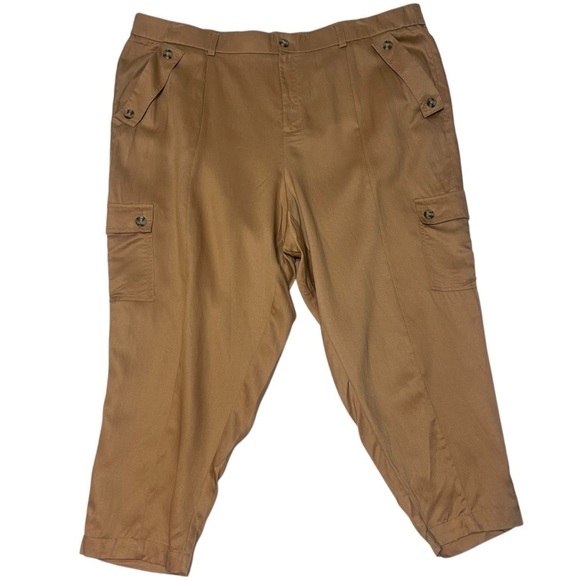 Torrid Relaxed Taper Studio Linen High Rise Lightweight Cargo Pant Women's 24R - Picture 2 of 9